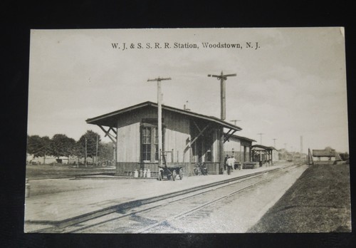 Railroad station woodstown - ,