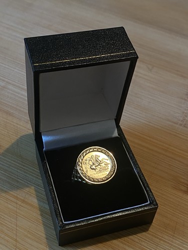 9ct gold sovereign ring - 9ct,