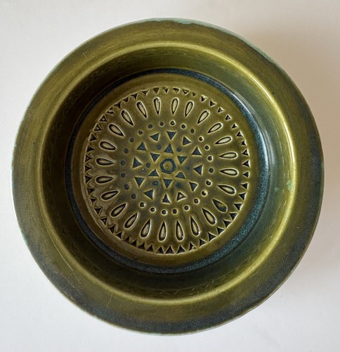 Poole studio pottery - poole, england