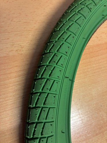 Green bmx bike tyre - 1/,