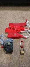 Petzl Sama Harnes L, Belay Device And Chalk Bag.