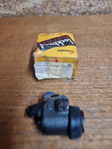 Genuine lockheed front wheel - genuine,