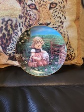 M.J. HUMMEL ”Favorite Pet" Gentle Friends, 20.5cm Collectors Plate Danbury