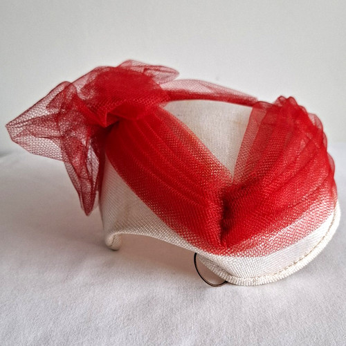 Vintage 1950s red net - net, ivory