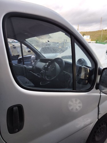 Right front moon opel vivaro - right,