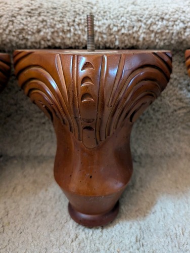 Set carved wooden - of,