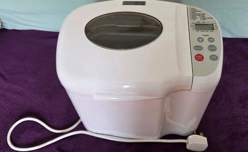 Russell hobbs bread maker - russell,