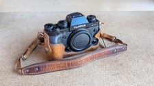 Fujifilm X-T1 Mirrorless Camera Body with Charger and Vintage Leather Strap