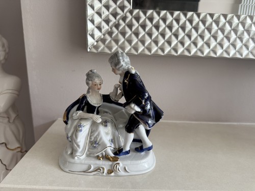 Porcelain sitting victorian - ,