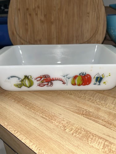 Pyrex jaj casserole dish - ,