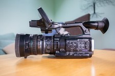 Sony PMW200 BUNDLE,  6x sxs card  xdcam full HD camcorder HDSDI, HDMI and more!