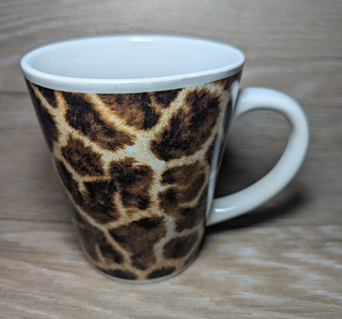 Giraffe safari print - giraffe, coffee
