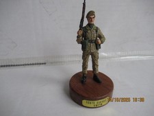 SCOTS GUARDS 1979, FIGURE. METAL, PEWTER? ON WOODEN PLINTH.