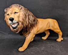 Beswick lion figure facing - lion,