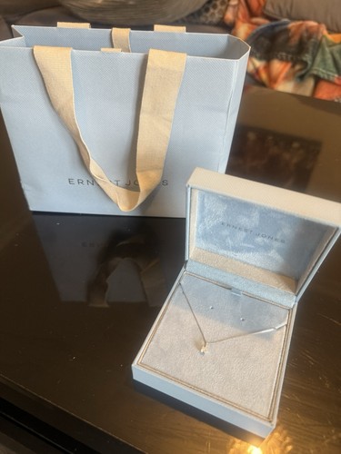 9ct white gold cubic - 9ct, &