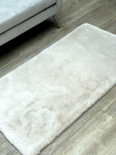 TESCO CREAM FAUX FUR RUG 150X80cm BNWT VERY SOFT LOUNGE BEDROOM HALL