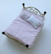 Pretty 5 Piece Bedding set For A Dolls House Double Bed in excellent  condition