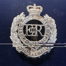 Royal Engineers Cap Badge Staybrite With Slide Queen's Crown J.R.GAUNT LONDON