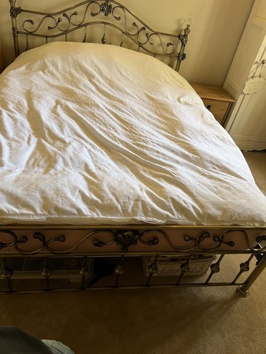 King bed pretty - bed,, metal