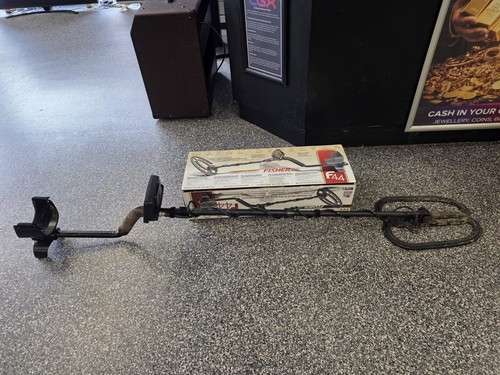 Fisher f44 metal detector - metal,
