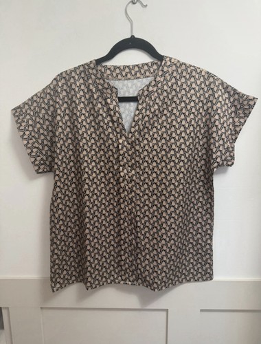 Geometric chain print - print, v-neck