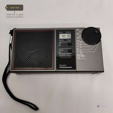 QUARTZ AM FM PORTABLE HANDHELD RADIO