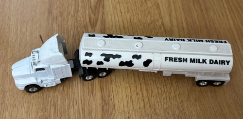 Maisto scale milk tanker - milk,