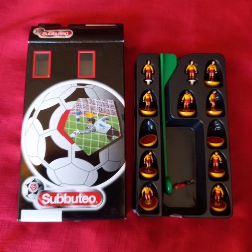 Black boxed subbuteo - black,
