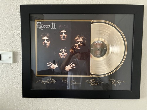 Queen framed gold - queen, two