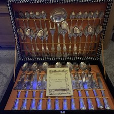 Beautiful Vintage Italian Dinner Ware For 12 People 