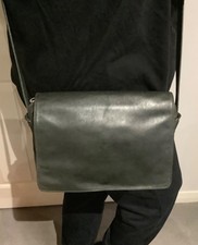 ENNY-ICONIC ITALIAN VINTAGE-MEDIUM SOFT LEATHER-CROSS BODYBAG IN DARK GREEN-GC.
