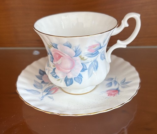 Vintage royal albert - royal, bone