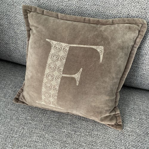 Grey velvet letter - ,