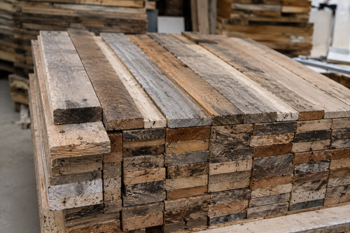 Reclaimed pallet wood wall - wood,