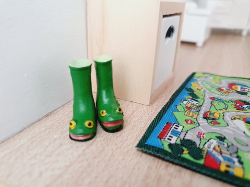 Dolls house boy frog - house,