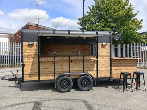 Horse box mobile bar - box,