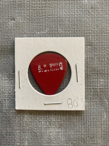 King guitar pick - bb,