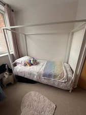 Four Poster White Metal Single