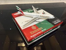 Emirates Airbus a330-200 Scale 1/400