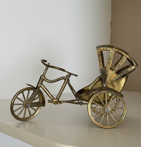 Vintage golden brass - golden,