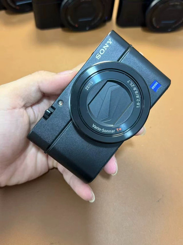 New sony cyber shot - 90%new!,