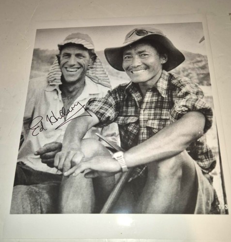 Edmund hillary signed photo - edmund,