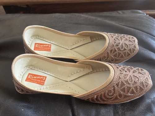 Punjabi jutti embroidered - jutti,