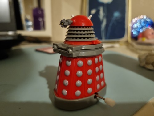 Doctor who wind dalek toy - doctor,