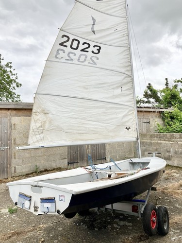 National solo sailing dinghy - national,