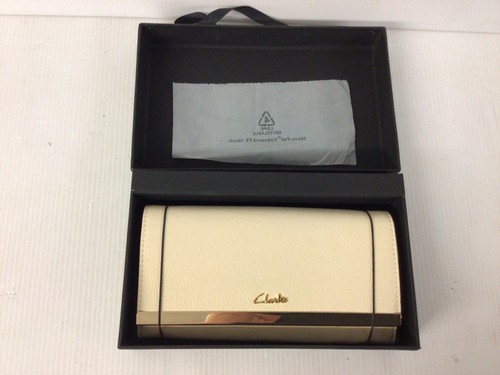 Clarks cream coloured purse - cream-coloured,