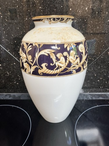 Wedgwood cornucopia vase 24cm - wedgwood,