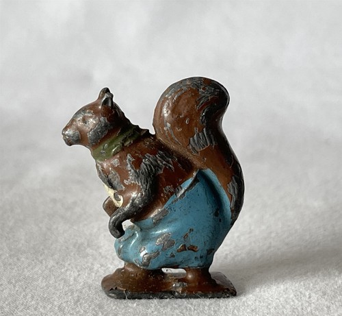 Nutty squirrel vintage - nutty,