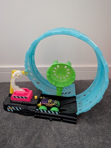 Hotwheels glow the dark - the,
