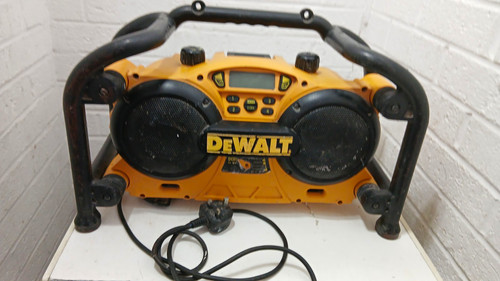 Dewalt dc011 site radio - dewalt,